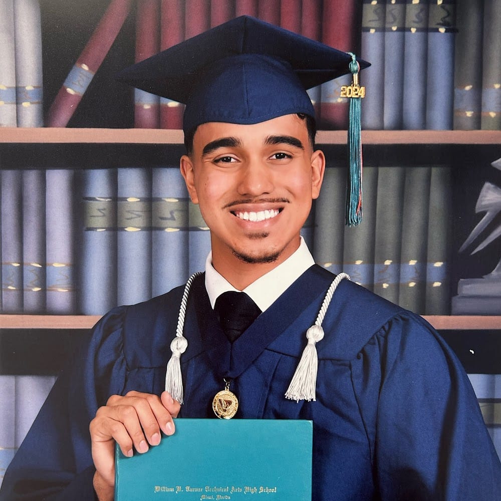 Derek Rosales profile picture